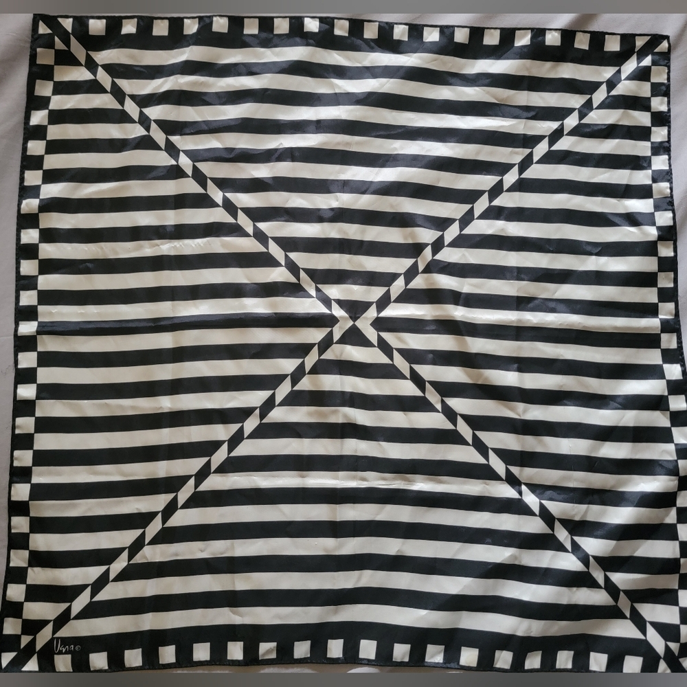 Vintage Black and White Geometric Scarf by Vera - Picture 2 of 6